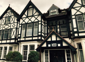 Отель The Tudor House Hotel  Ноттингем